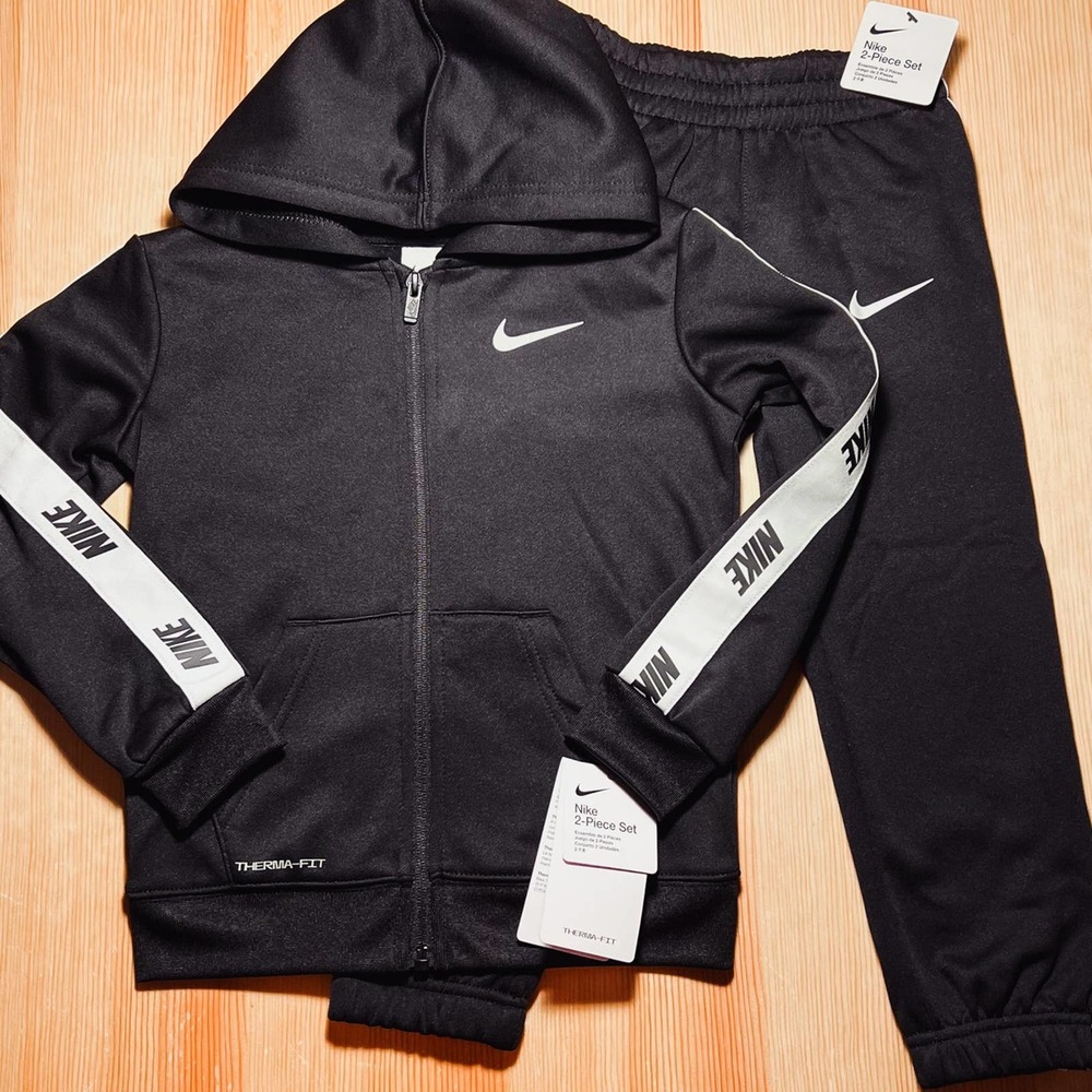 Nike Boys Therma Hoodie and Pants Set - Picture 2 of 7